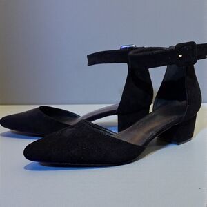 SALE!! Black Suede Chucky Heels Size 39 by Style and Company   Free Shipping